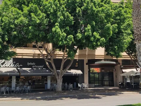 Piso en avenida Plutarco, 75