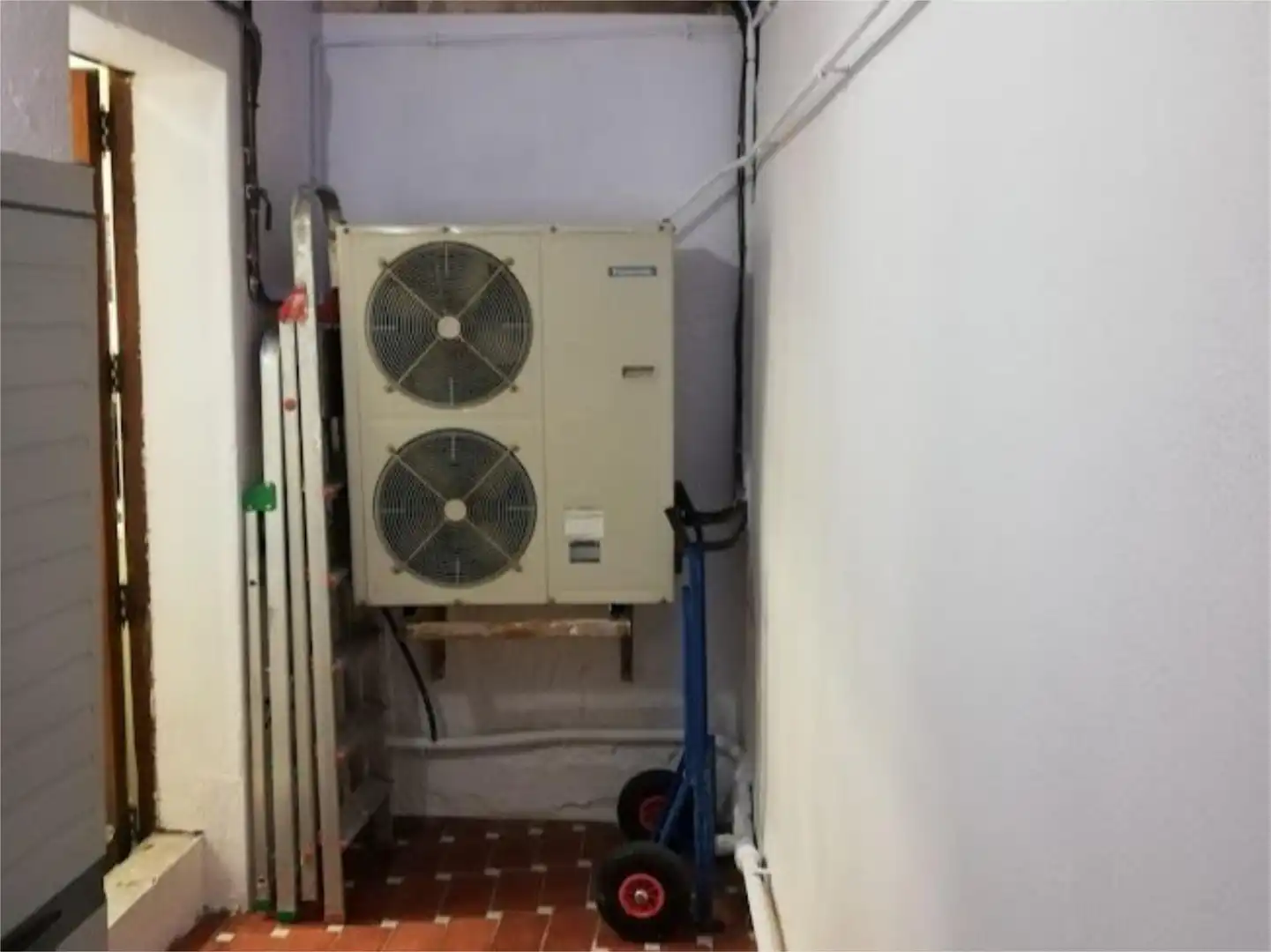 Local comercial en  Carrer Màrtirs del Setge de 1714 14 - Foto 4