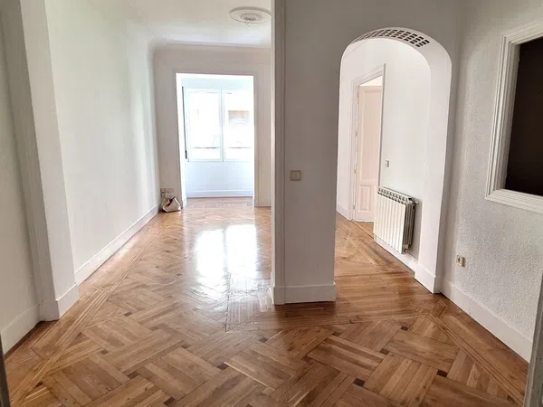 Piso en calle de Benito Gutiérrez, 15