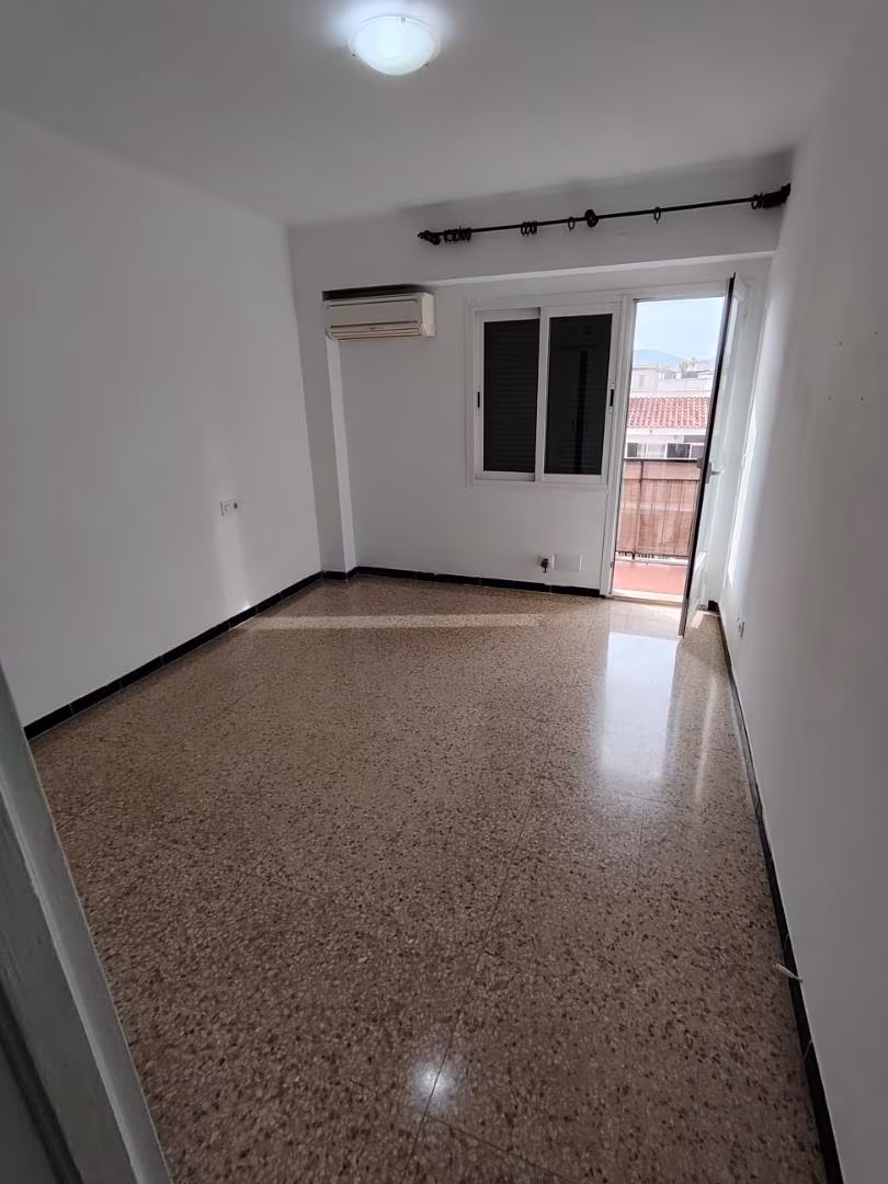 Piso en  Carrer de la Reina Sança de Nàpols 10