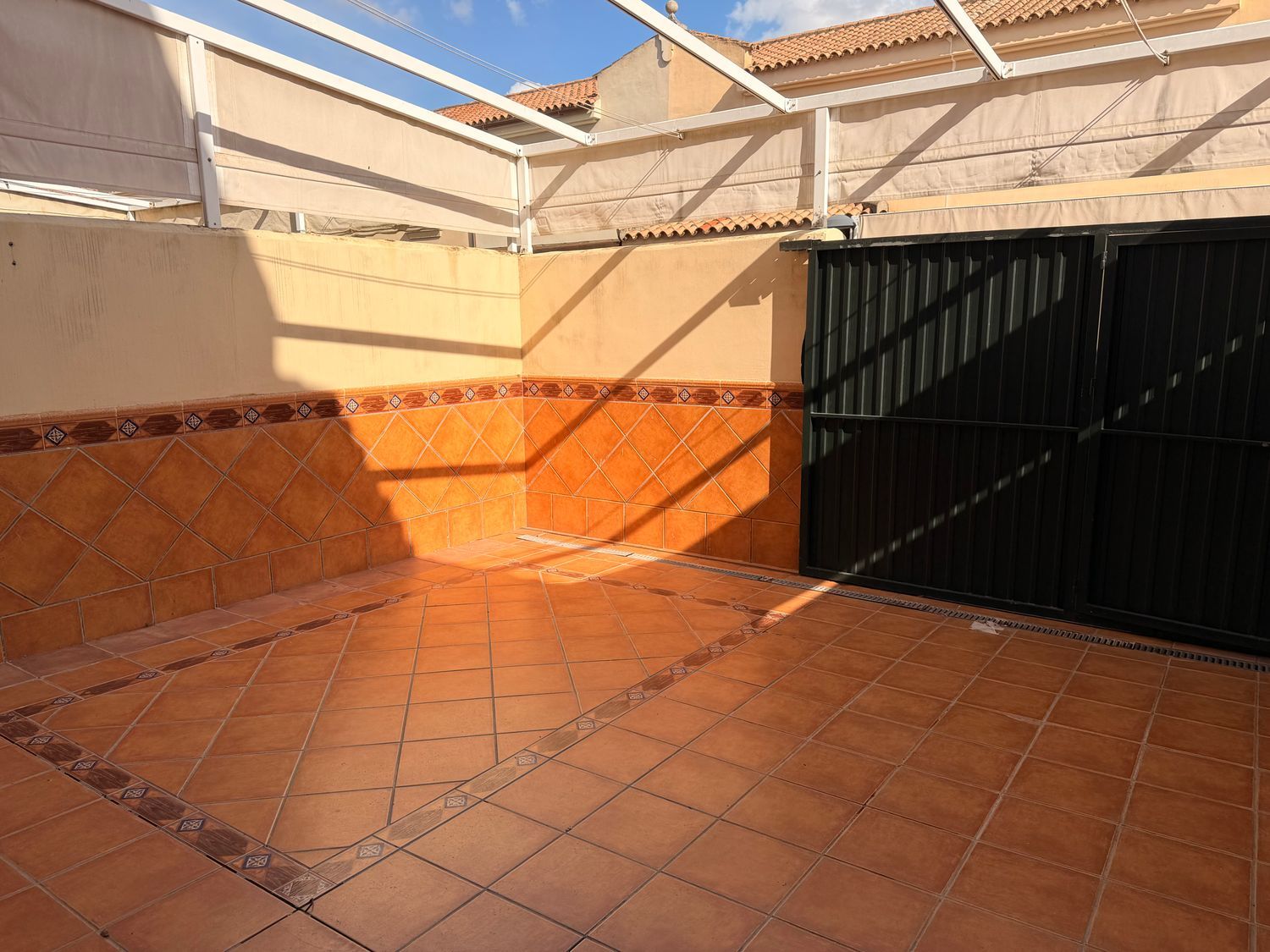 Chalet adosado en Barrio Pozoalbero - Foto 2