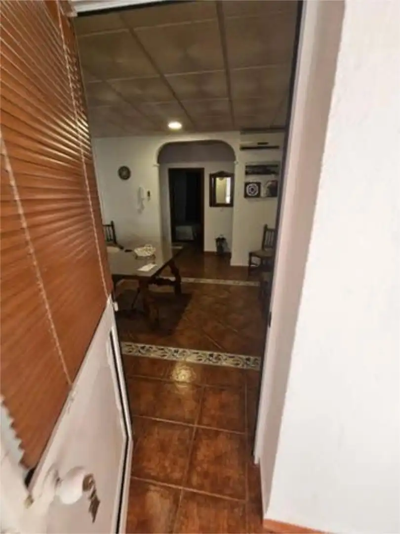 Piso en avenida principal - Foto 4