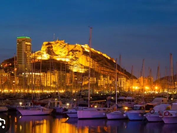 Estudio en calle Poeta Vila y Blanco, 4