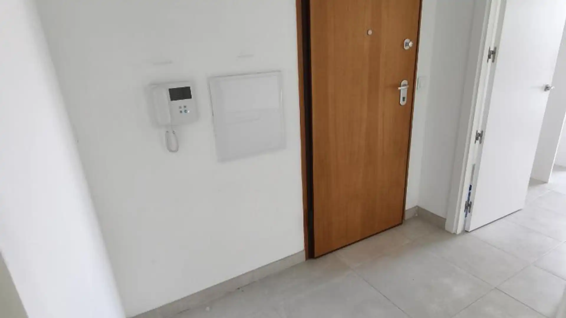 Piso en  Avenida Reina Sofía 40 - Foto 3