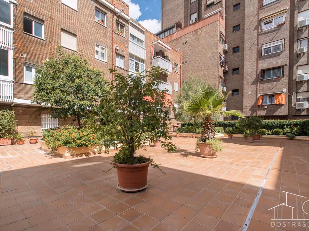 Piso en  Calle de Arturo Baldasano 7 - Foto 25