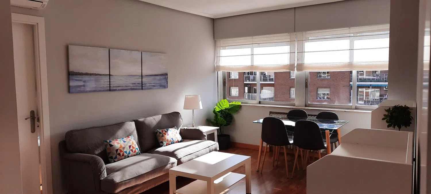 Piso en calle de la Infanta Mercedes, 62 - Foto 2