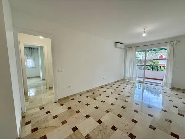 Piso en avenida Juan Sebastián Elcano, 109 - Foto 1