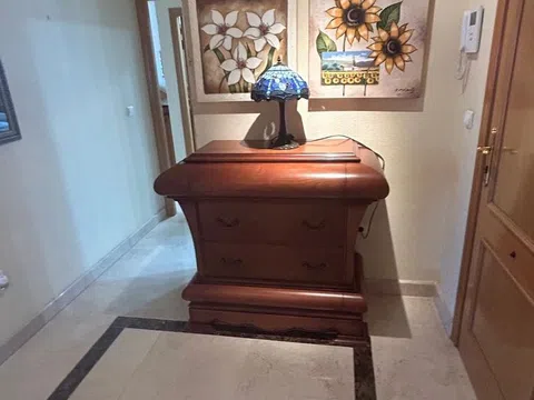 Piso en avenida Reina Sofia, 10