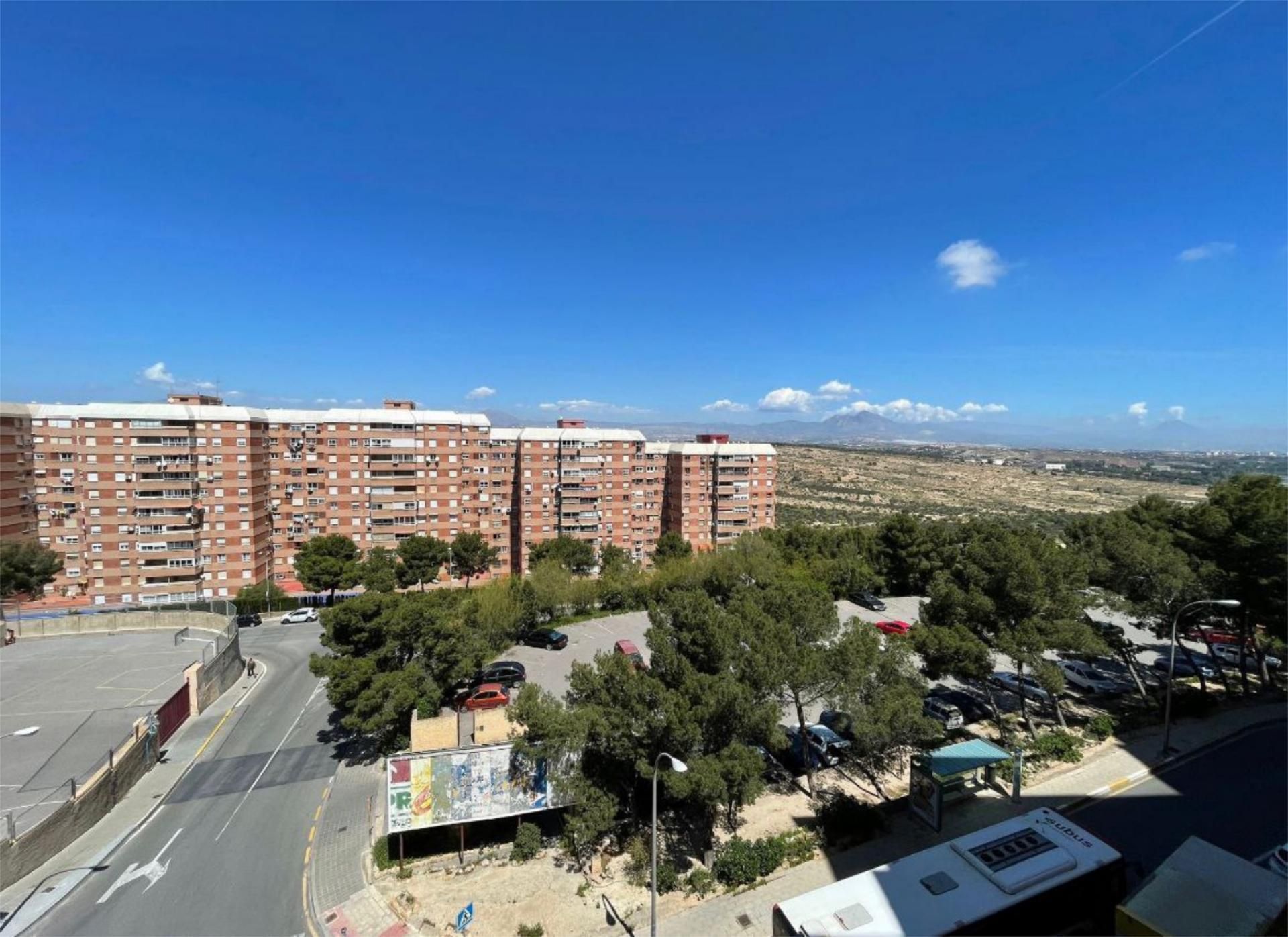 Piso en  Calle Pintor Pedro Camacho 17 - Foto 8