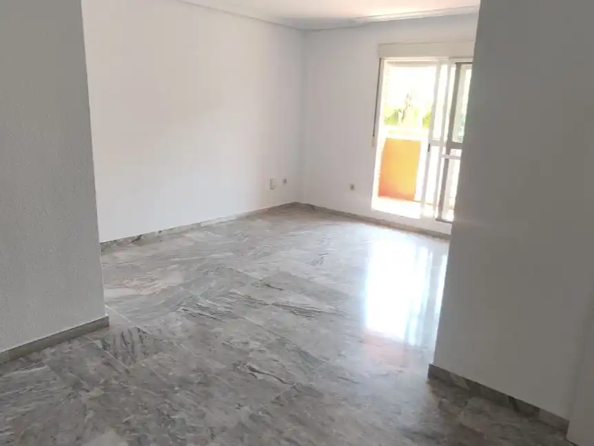 Piso en  Calle Cueva de Menga 3 - Foto 4