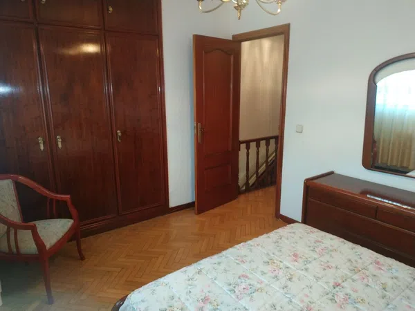 Chalet adosado en Orcasitas - Foto 11