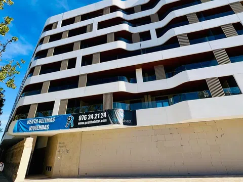 Piso en paseo de María Agustín, 44