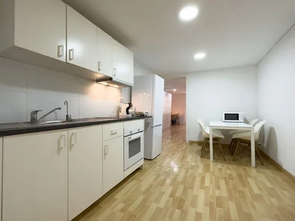 Piso en calle de Ferran, 17