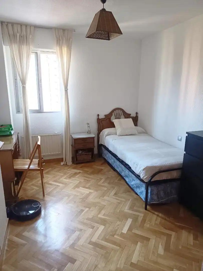 Piso en  Calle de Antonio López Aguado 10 - Foto 10