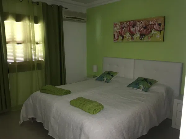 Chalet adosado en Calle las Palmeras, 10 Residencialn, Las Coloradas - Foto 1