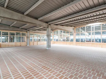 Local comercial en Cornellà de Llobregat - Foto 3