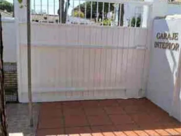 Casa adosada en urbanización la Barrosa - Foto 8