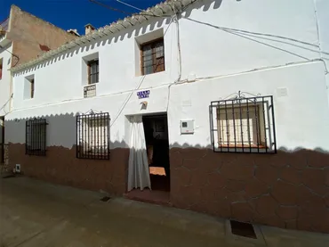 Casa adosada en  Plaza del Obispo 7 - Foto 1