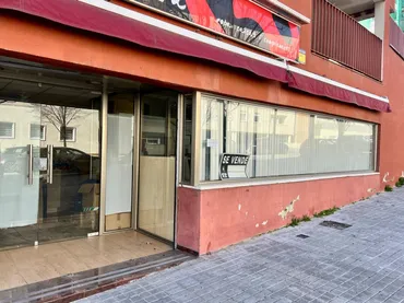 Local comercial en  Carrer SARAJEVO - Foto 2