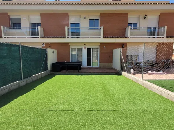 Chalet adosado en Calle President Josep Tarradellas, 11 - Foto 2