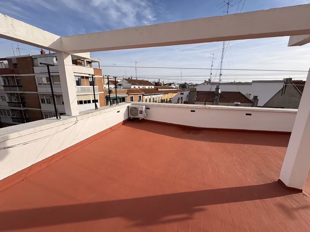 Piso en  Calle de Amaniel 8 - Foto 12