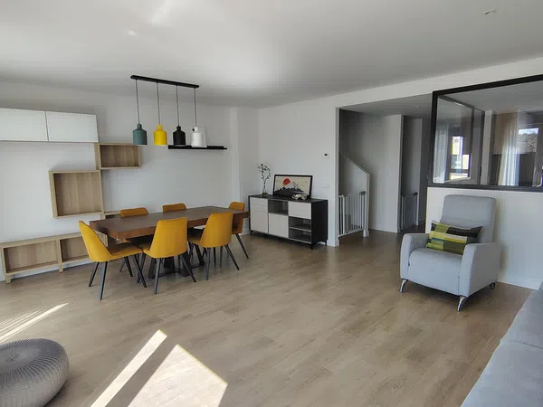 Chalet adosado en Primera Fase - Nuevo Tres Cantos - Foto 3