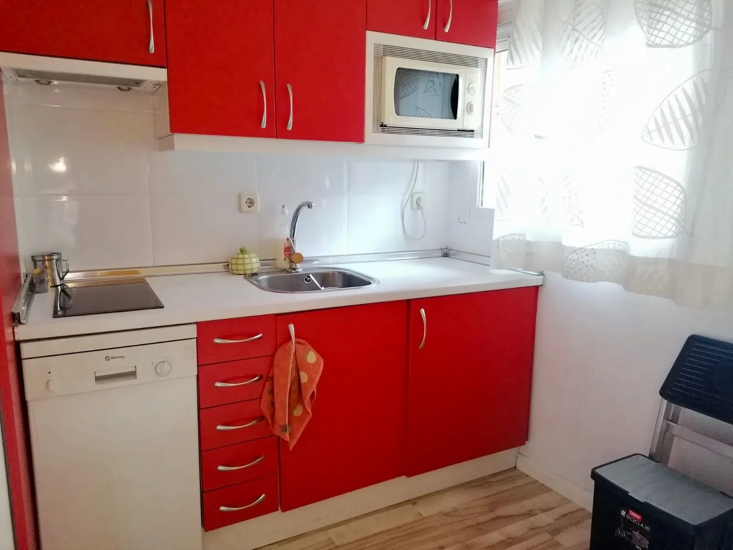 Estudio en calle de María de Guzmán, 4 - Foto 1
