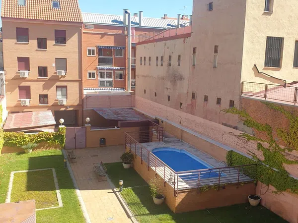 Piso en calle Ailanto, 15