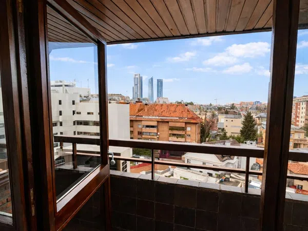 Piso en avenida de Alberto Alcocer, 49