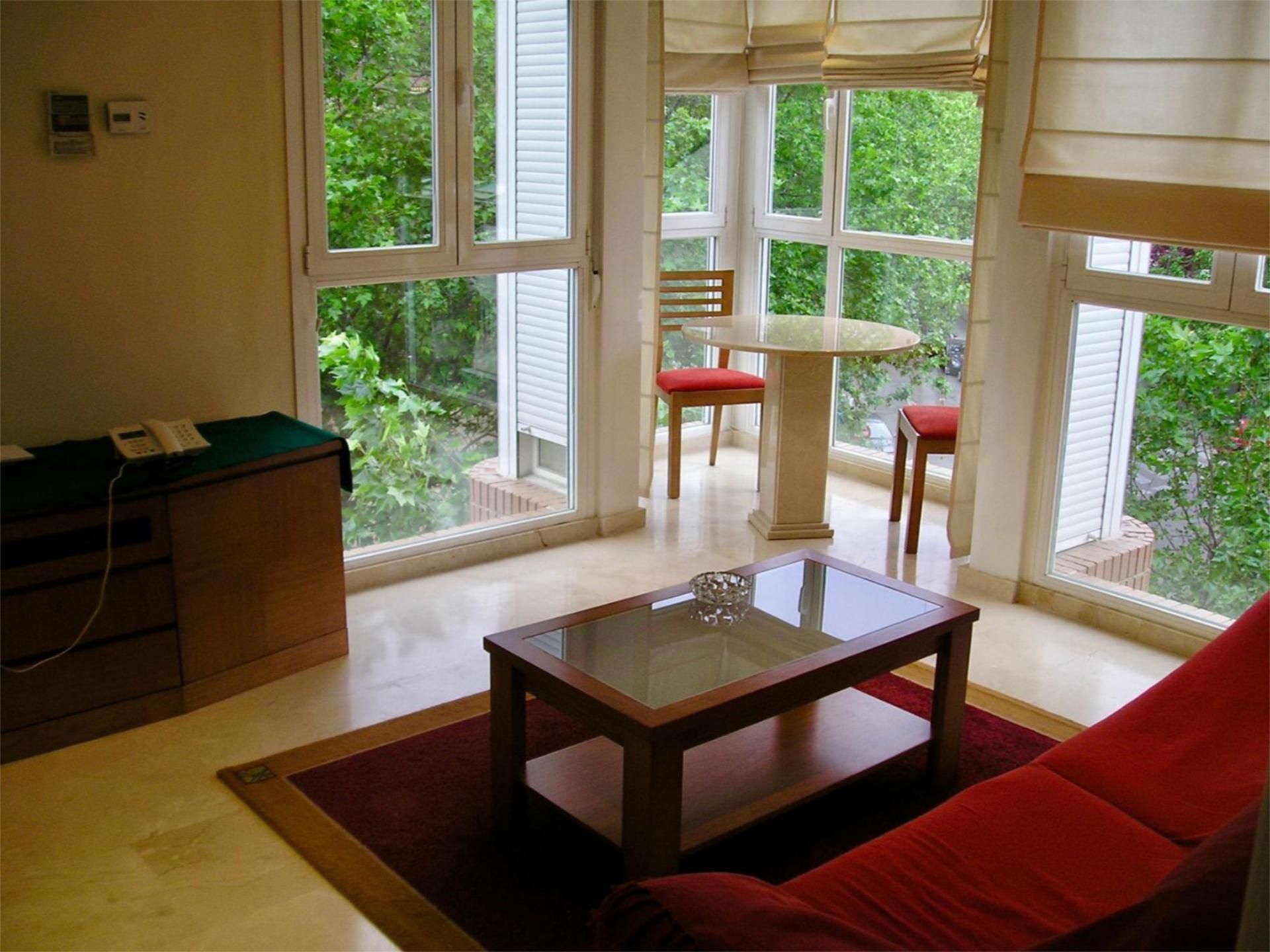 Piso en calle Santa Hortensia 46C - Foto 2