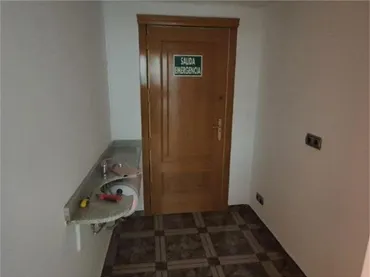 Local comercial en  Carrer d'Antoni Rubió i Lluch - Foto 8