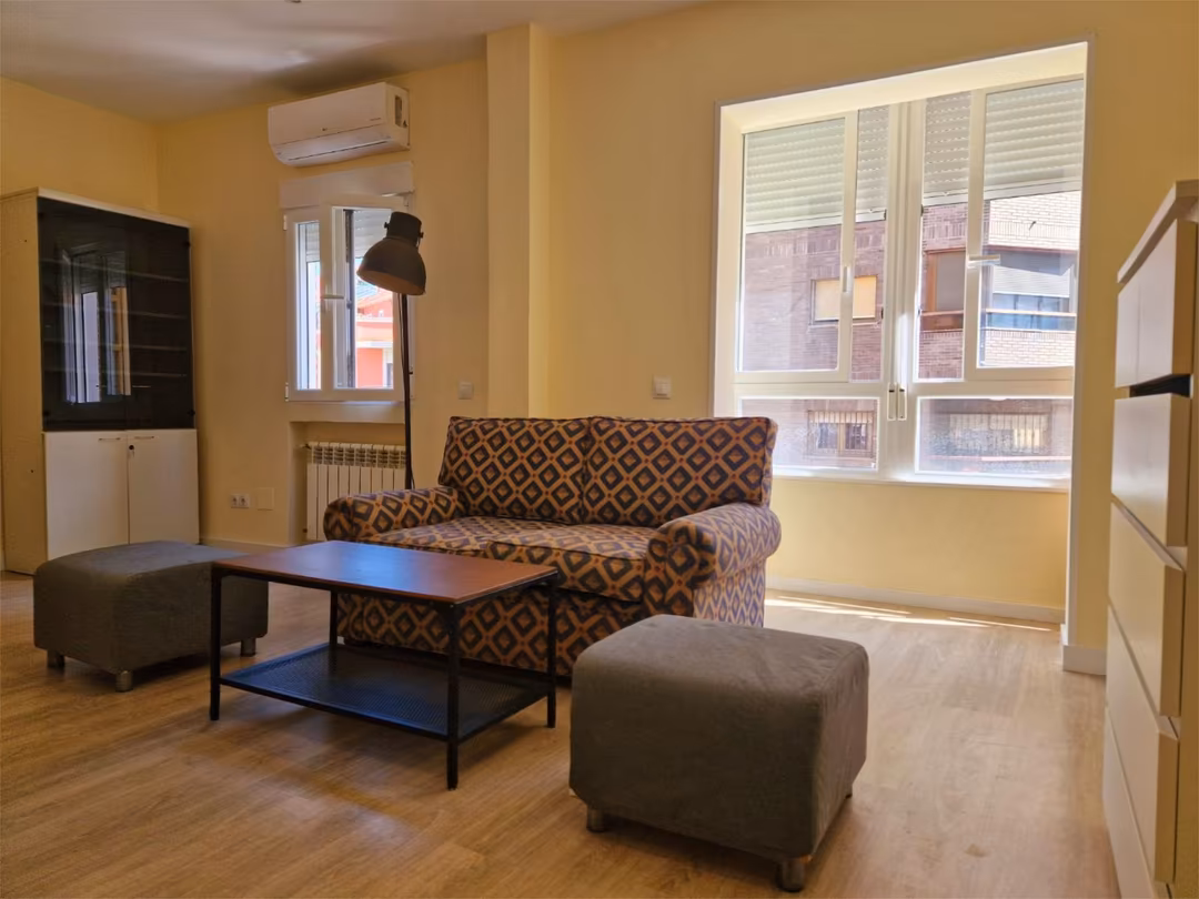 Piso en  Calle de la Infanta Mercedes 97