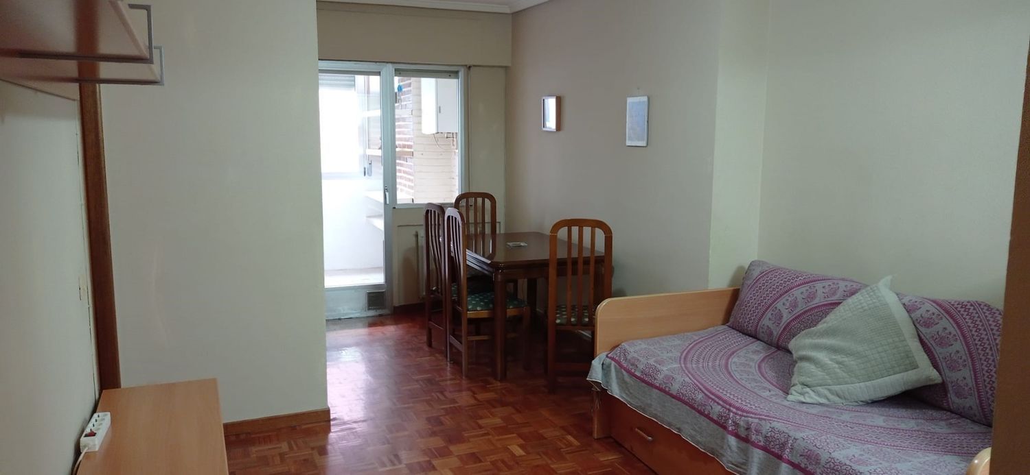 Piso en calle de Francisco Santos, 25 - Foto 1