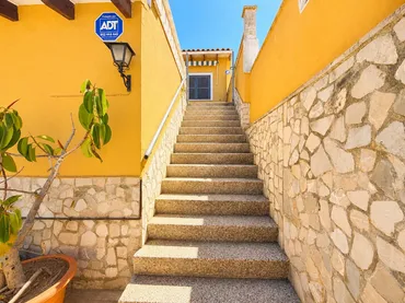 Chalet en  Carrer Comte Villardonpardo 12 - Foto 2