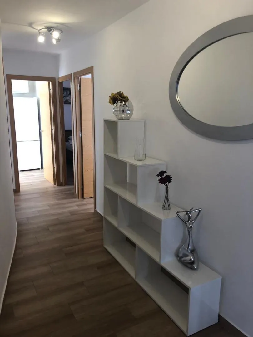 Piso en  Carrer Pere Joan Perpinyà 82 - Foto 3