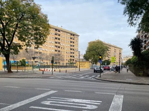 Piso en calle Nalón, 126