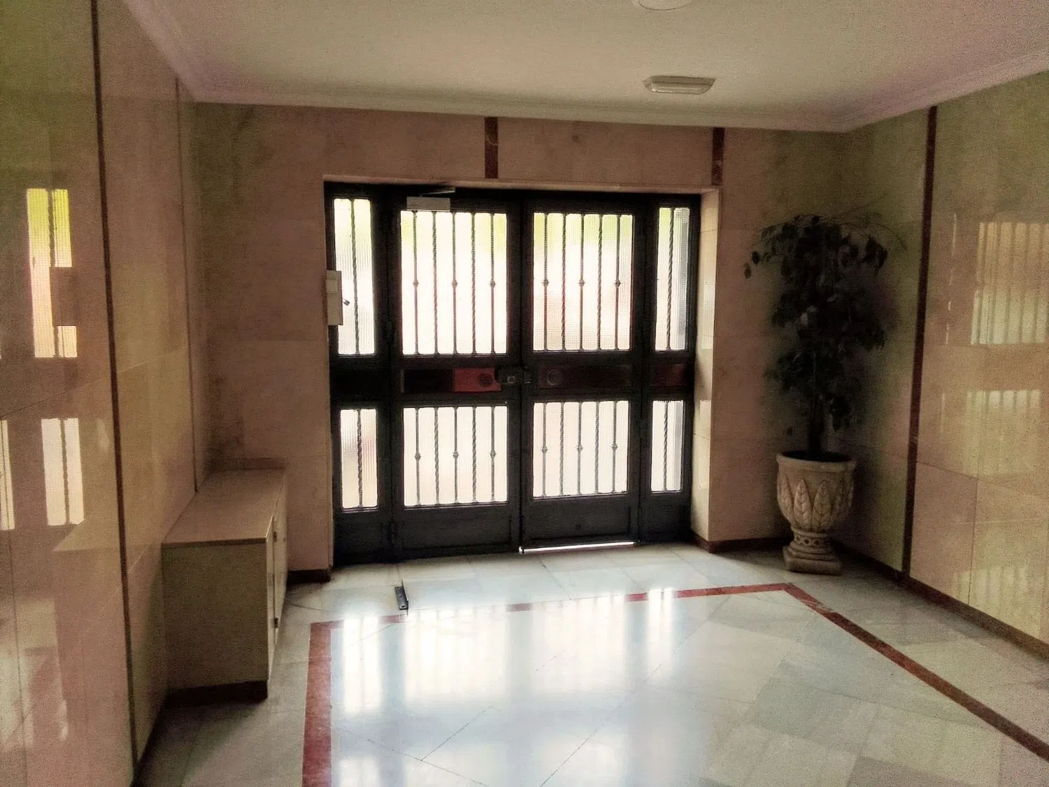 Piso en avenida de Ramón y Cajal, 2 - Foto 1