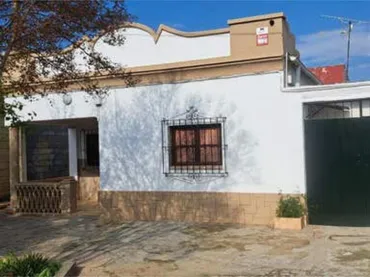 Casa adosada en Brenes - Foto 5