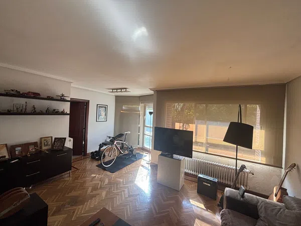 Piso en calle del Pico Balaitus, 44