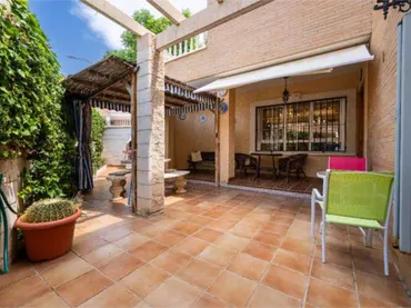 Casa adosada en Huercal de Almeria - Foto 1