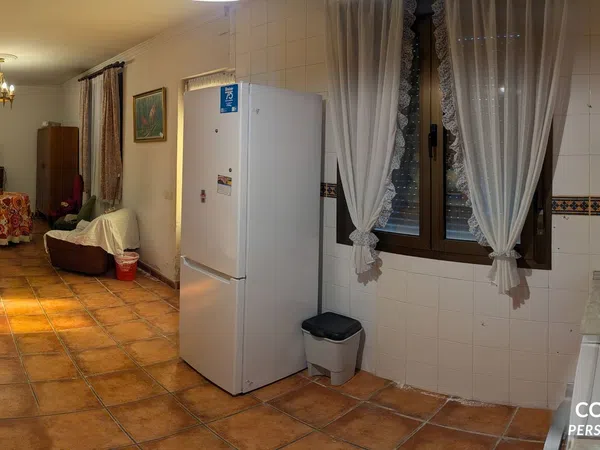 Chalet adosado en Calle Villacisneros s/n - Foto 8