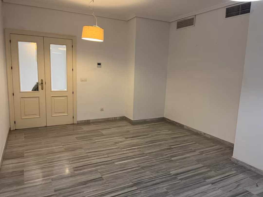 Piso en  Calle Diego Angulo Íñiguez 9 - Foto 2