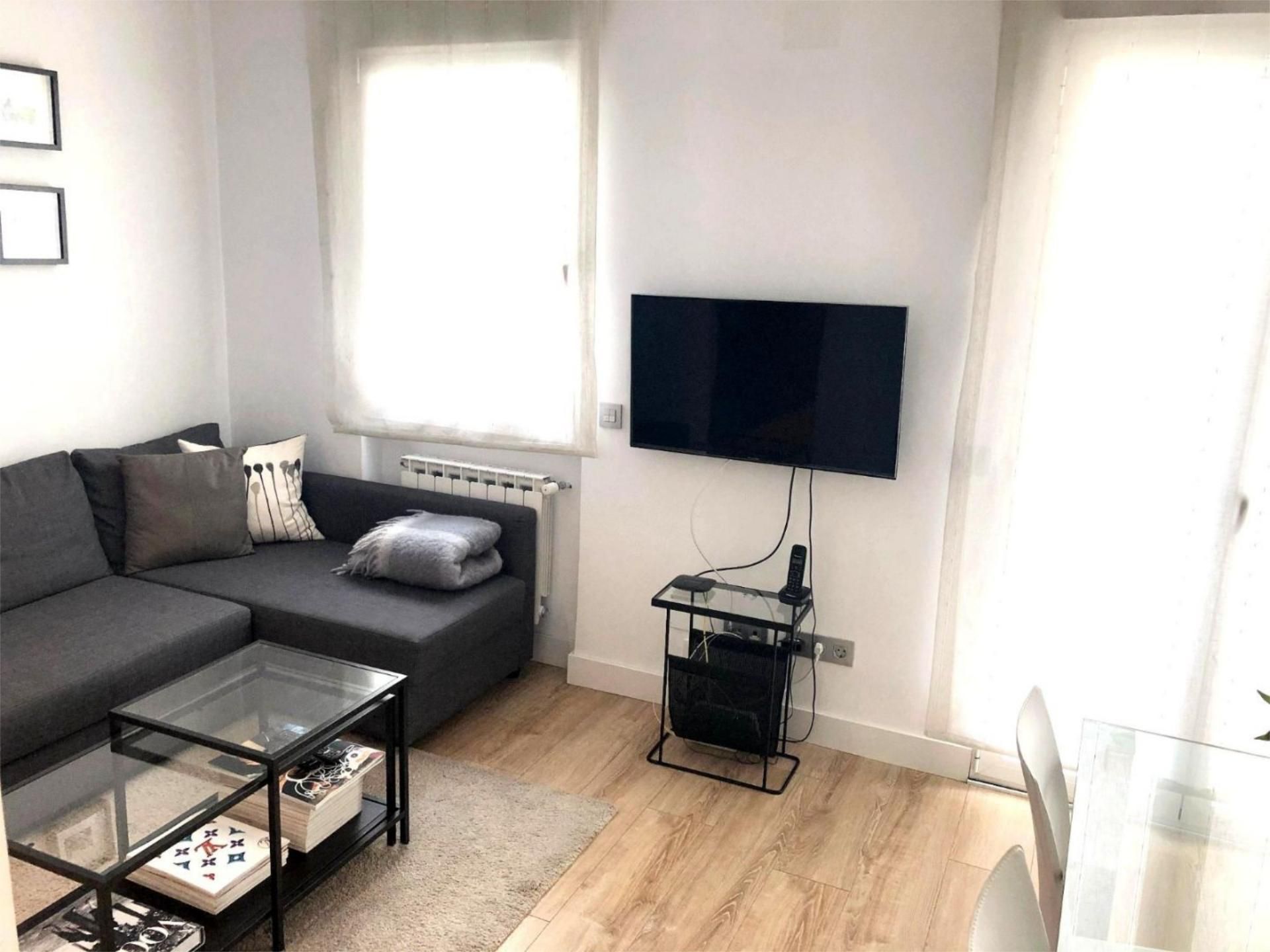 Piso en  Calle de Caracas 8 - Foto 2