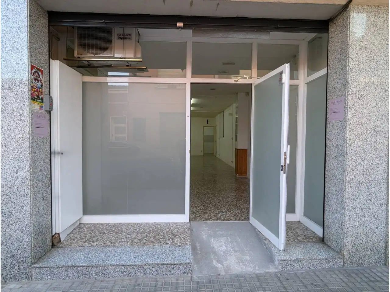 Local comercial en Terrassa - Foto 2