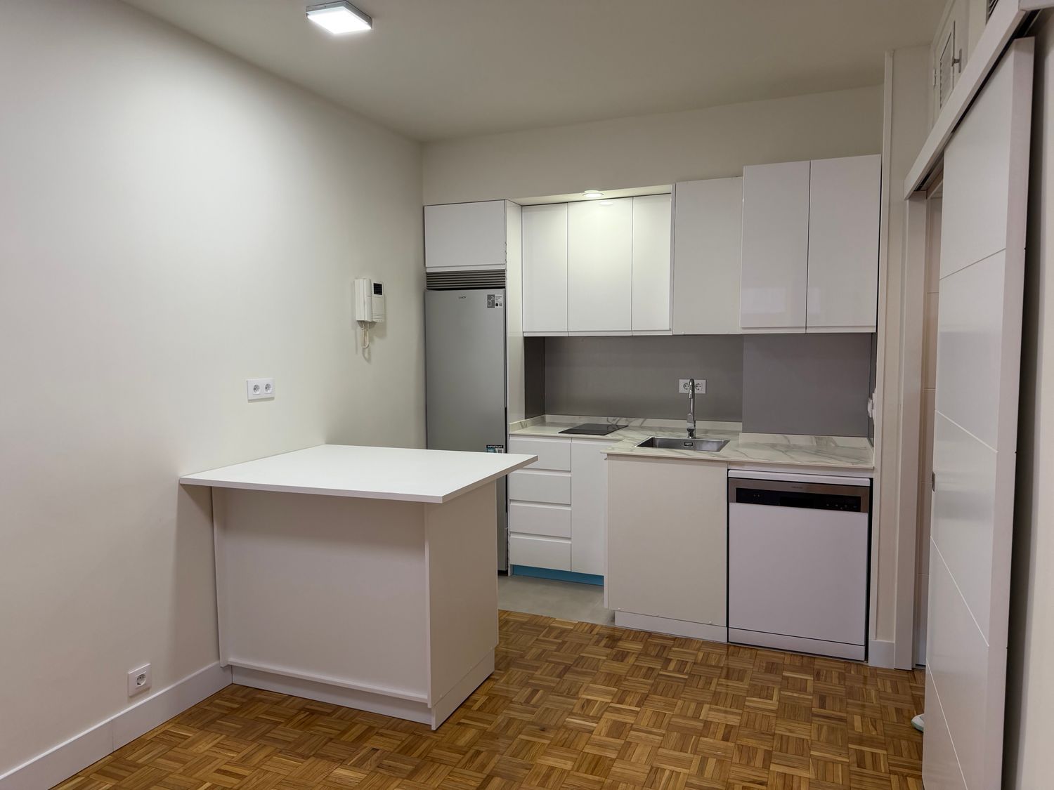 Piso en calle de Clara del Rey, 12 - Foto 1