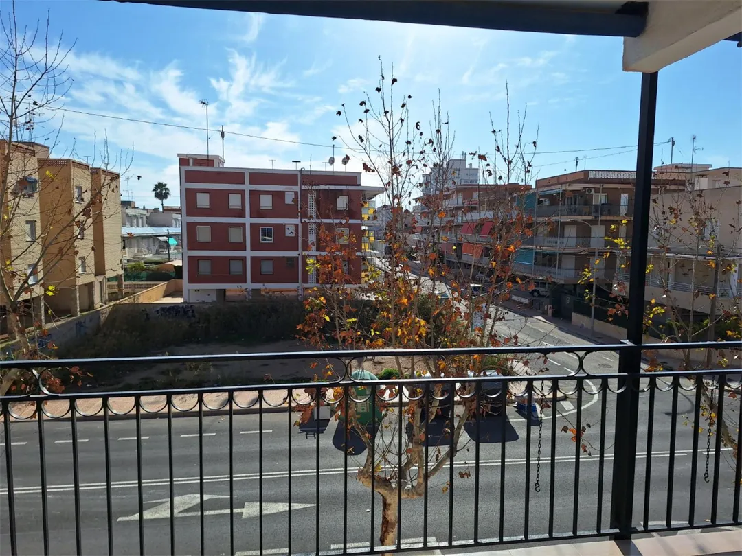 Piso en  Avinguda Albacete 84 - Foto 3