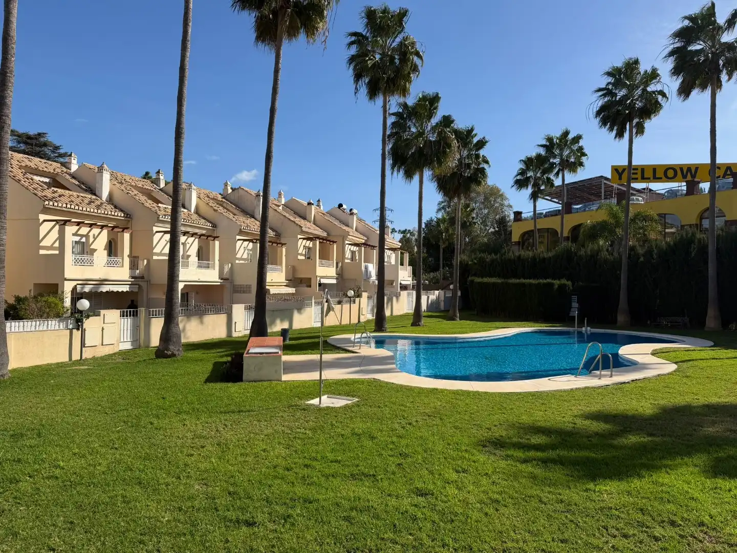 Casa adosada en  Avenida Pinos de los 18 - Foto 7