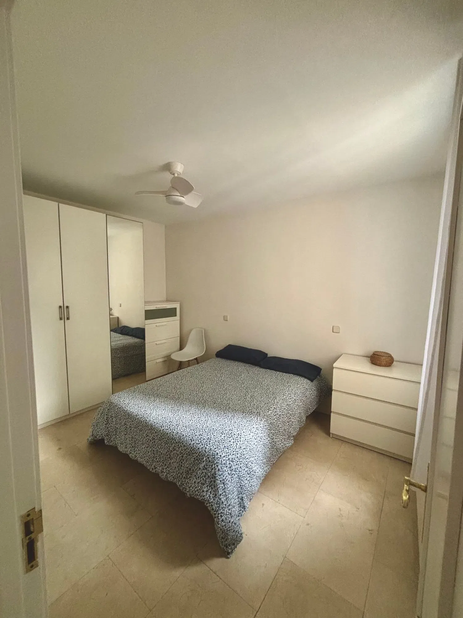 Piso en calle de María de Guzmán, 29 - Foto 8