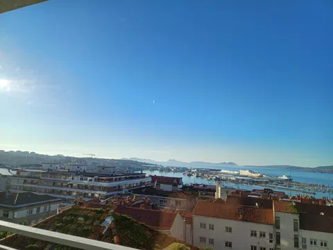 Piso en avenida Camelias, 54