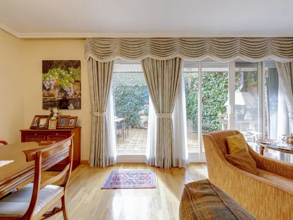 Chalet adosado en Barrio Valdezarza - Foto 12